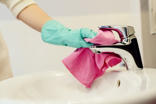 Local end of tenancy cleaners working in a Whitechapel area property