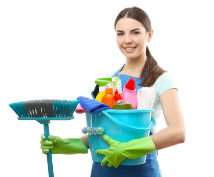 Local cleaning team preparing a rental property in E1 for handover
